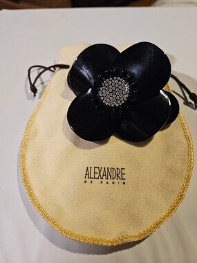 Alexandre de Paris Camelia Barette